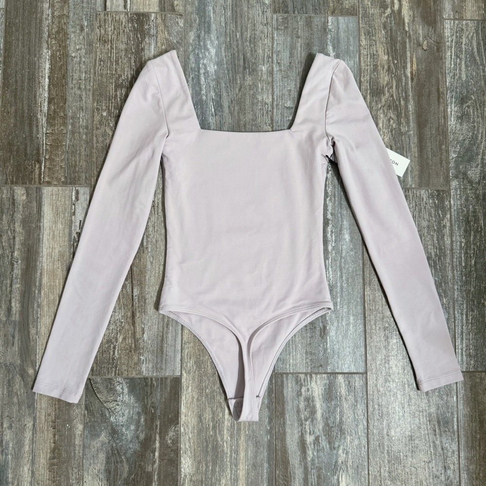 Aritiza Babaton Square Neck Long Sleeve Body Suit